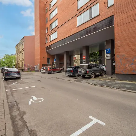Street, Quite Center, 2br * ריגה